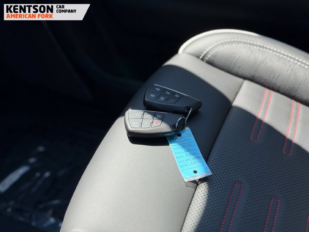 Used 2025 GMC Yukon AT4 Ultimate w/ LPO, Floor Liner Package AWD/4WD image 40
