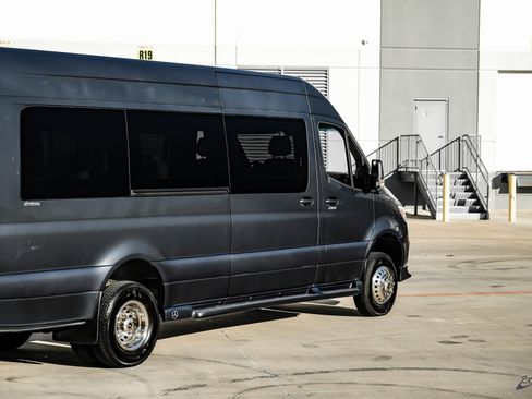 Used 2023 Mercedes-Benz Sprinter 3500 image 13