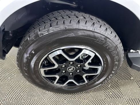 Used 2023 Ford Bronco Outer Banks image 9