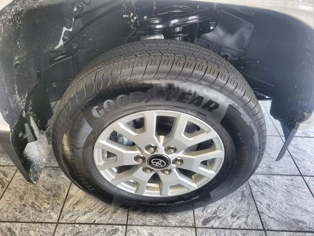 Used 2026 Toyota Tacoma SR5 AWD/4WD image 10