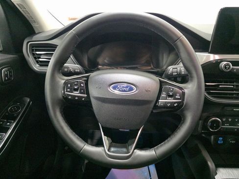 Used 2022 Ford Escape Titanium AWD/4WD image 4