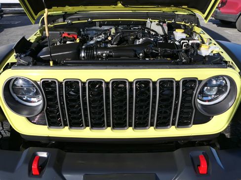 Used 2024 Jeep Wrangler Unlimited Rubicon image 27