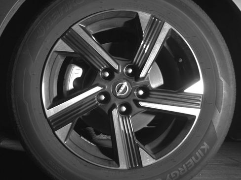 Used 2025 Nissan Sentra SV FWD image 12