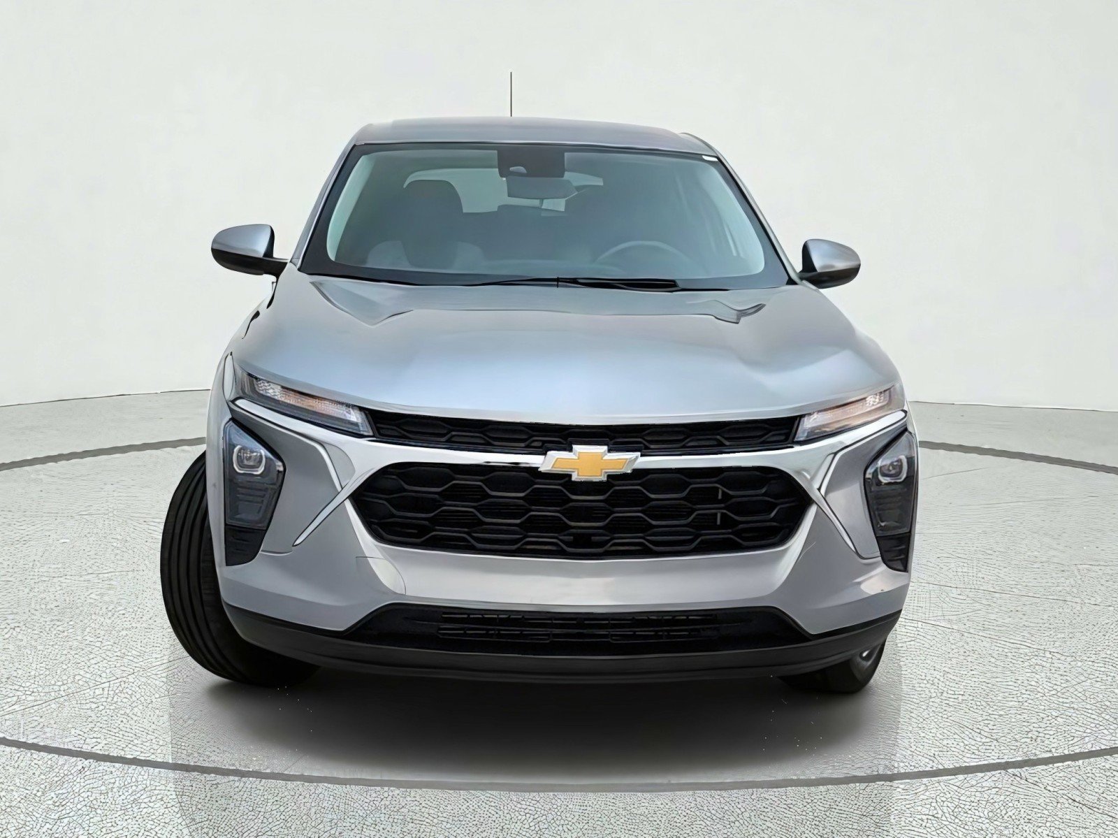 Used 2026 Chevrolet Trax LS w/ LS Convenience Package FWD image 3