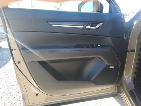 Used 2025 MAZDA CX-5 Carbon Edition image 14