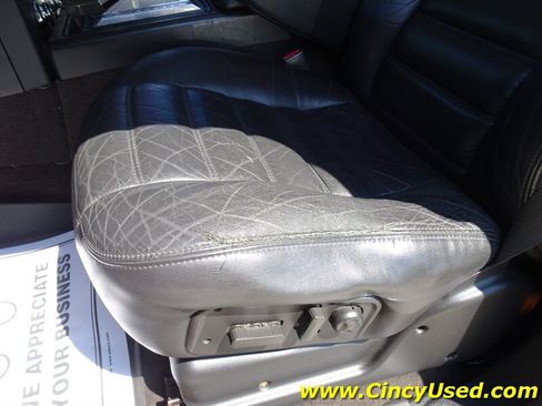 Used 2005 HUMMER H2 w/ Preferred Equipment Group AWD/4WD image 30