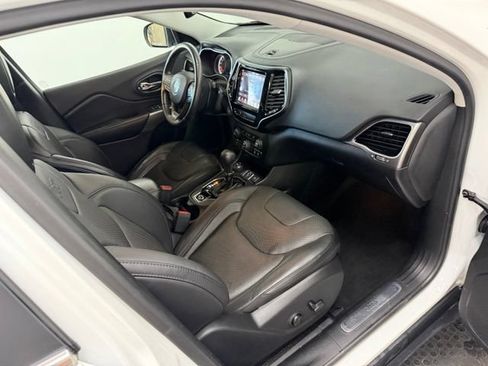 Used 2019 Jeep Cherokee Limited AWD/4WD image 39