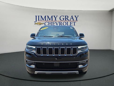 Used 2024 Jeep Wagoneer L Series II w/ Flexible Seating Group RWD image 8