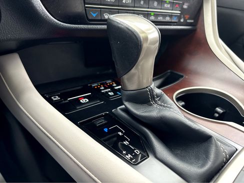 Used 2020 Lexus RX 350L Premium image 19