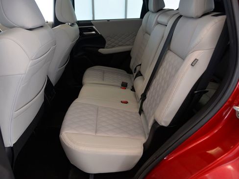 Used 2023 Mitsubishi Outlander SEL image 28