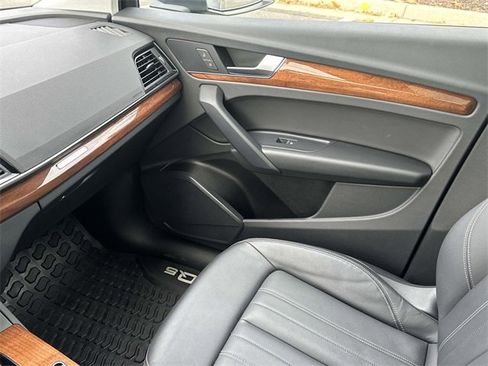 Used 2023 Audi Q5 2.0T Premium w/ Convenience Package image 34