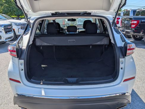 Used 2018 Nissan Murano SV AWD/4WD image 14