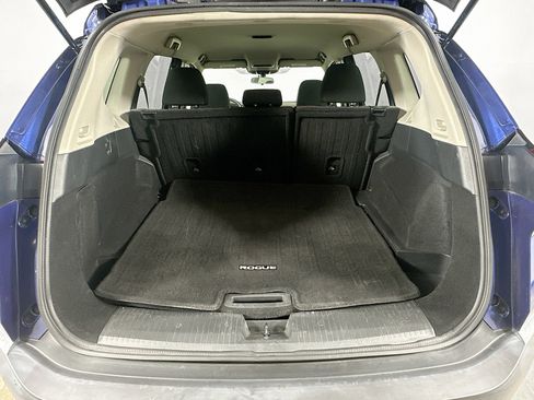 Used 2021 Nissan Rogue S image 27