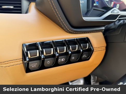 Used 2018 Lamborghini Aventador S image 37