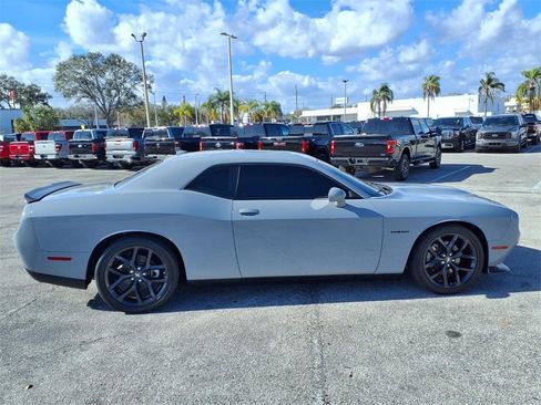 Used 2022 Dodge Challenger R/T image 8