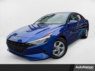 Used 2023 Hyundai Elantra SE image 1