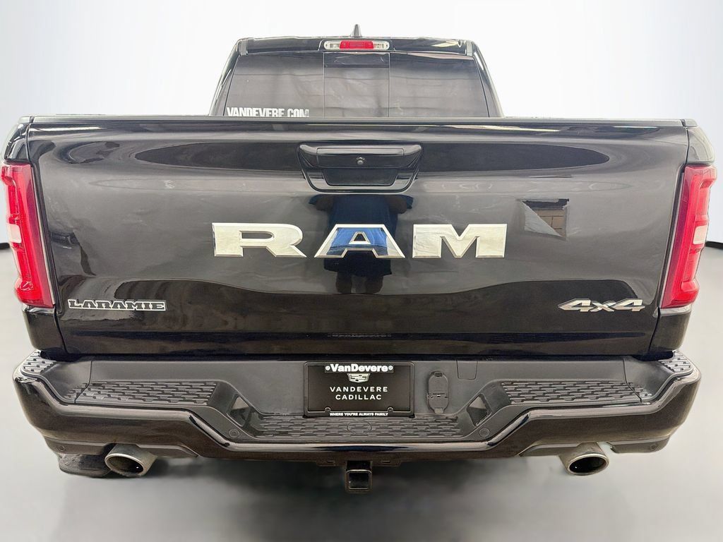Used 2025 RAM 1500 Laramie w/ Sport Appearance Package AWD/4WD image 8