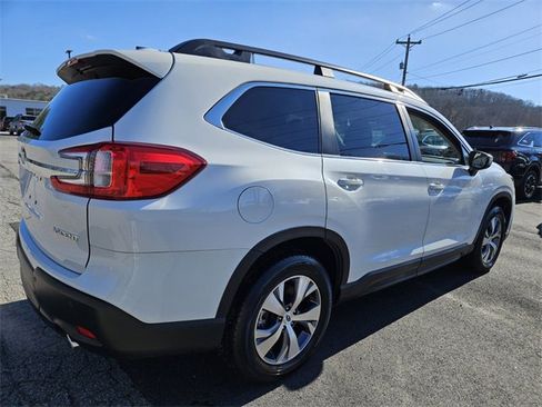 Used 2024 Subaru Ascent Premium w/ Convenience Package image 7