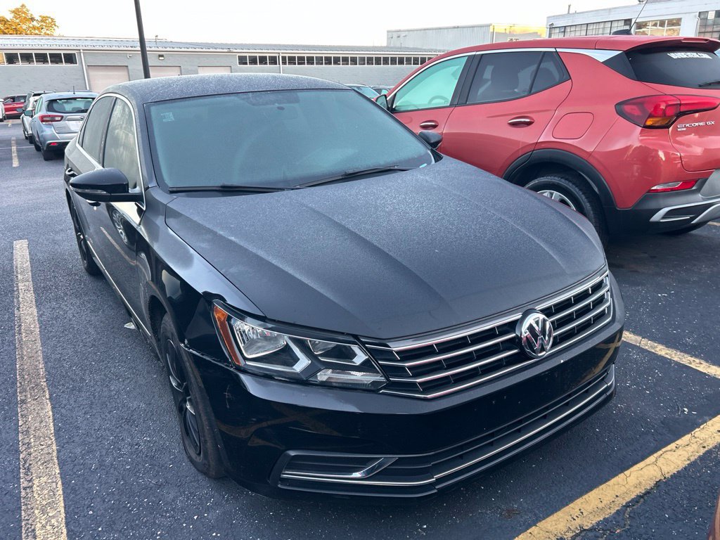 Used 2016 Volkswagen Passat 1.8T FWD image 2