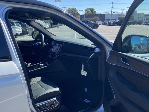 New 2025 Jeep Grand Cherokee Summit image 29