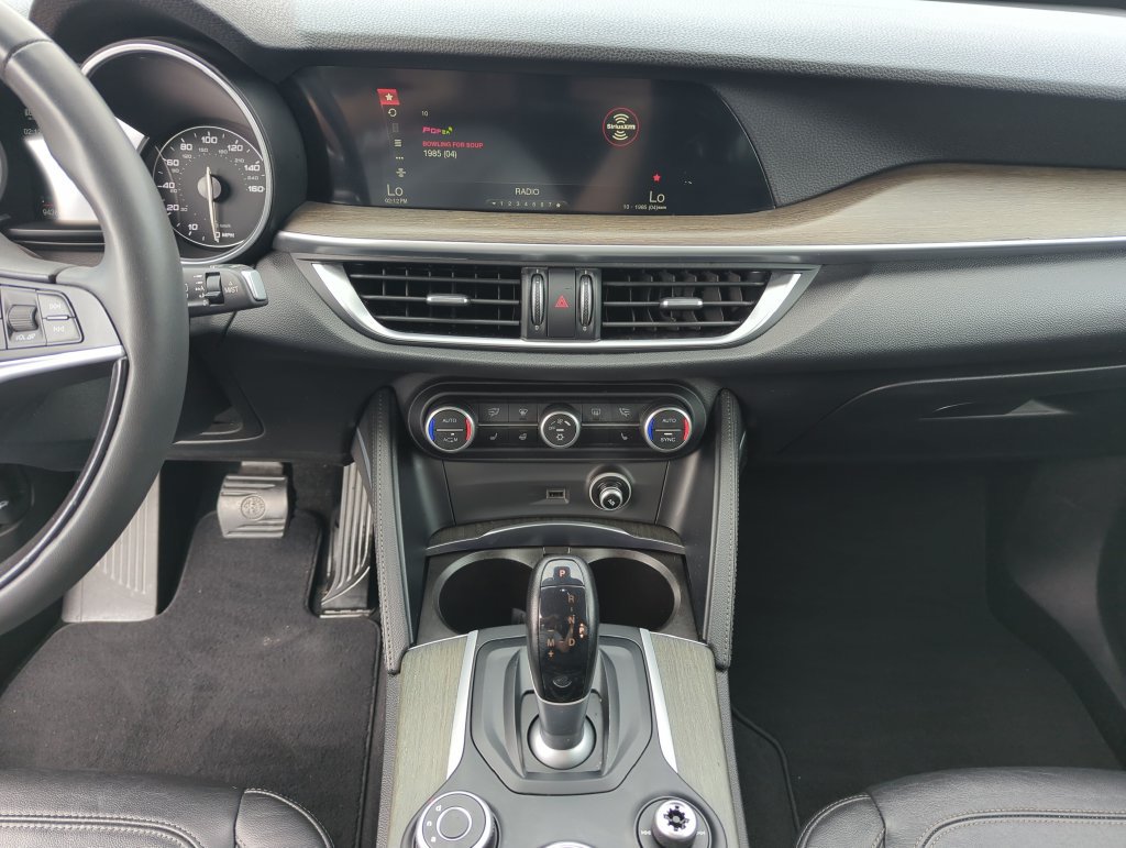 Used 2018 Alfa Romeo Stelvio Ti AWD/4WD image 25