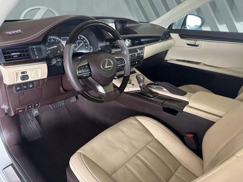 Used 2017 Lexus ES 350 w/ Luxury Package FWD image 10
