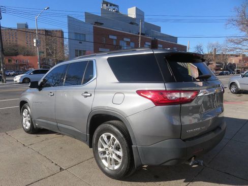 Used 2019 Chevrolet Traverse LT image 5