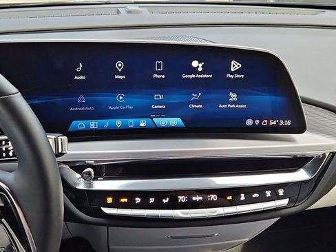 Certified 2024 Cadillac Lyriq Luxury image 13