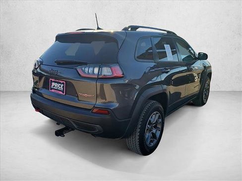 Used 2022 Jeep Cherokee Trailhawk image 5