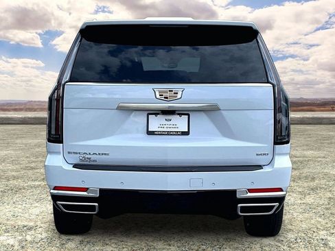 Used 2026 Cadillac Escalade ESV Luxury w/ Touring Package AWD/4WD image 6