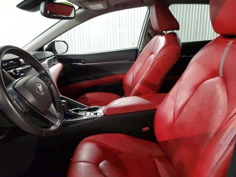 Used 2019 Toyota Camry XSE FWD image 17