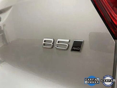 Used 2025 Volvo XC40 B5 Plus image 96