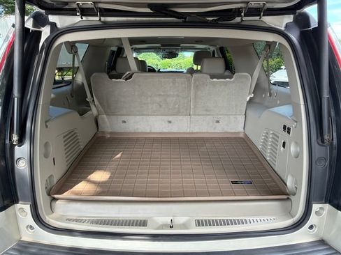 Used 2015 Cadillac Escalade ESV Luxury RWD image 18