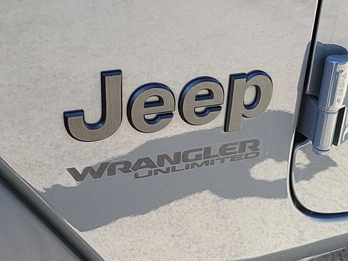 Used 2022 Jeep Wrangler Unlimited Sport AWD/4WD image 31