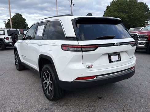 Used 2025 Jeep Grand Cherokee Limited AWD/4WD image 6