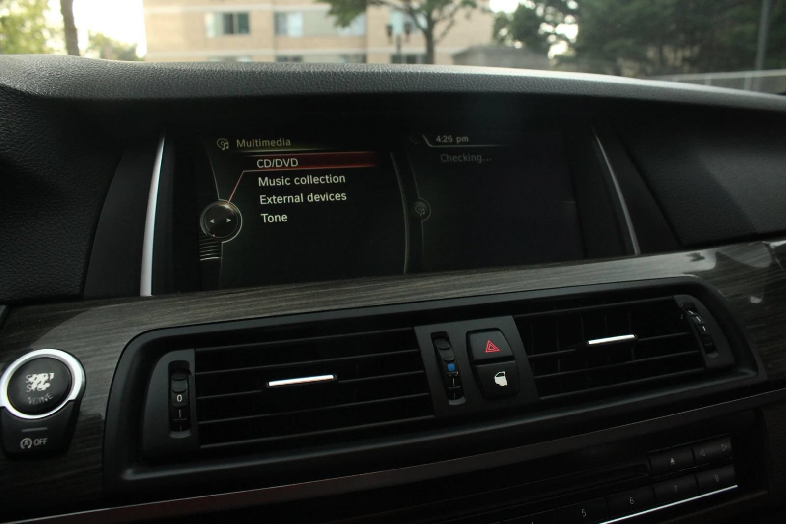 Used 2014 BMW 550i xDrive Sedan AWD/4WD image 32