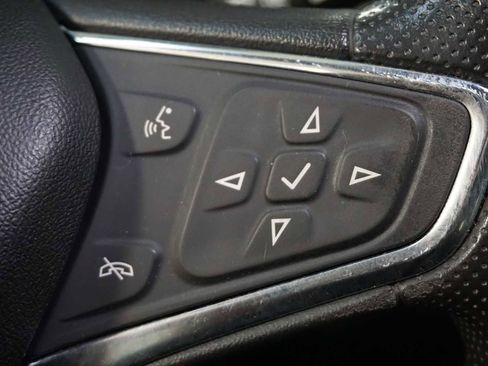 Used 2019 Chevrolet Equinox LS image 25