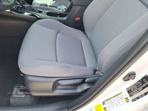 Used 2024 Toyota Corolla Cross AWD Hybrid image 16
