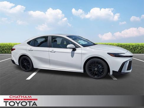 New 2026 Toyota Camry SE w/ Convenience Package FWD image 1
