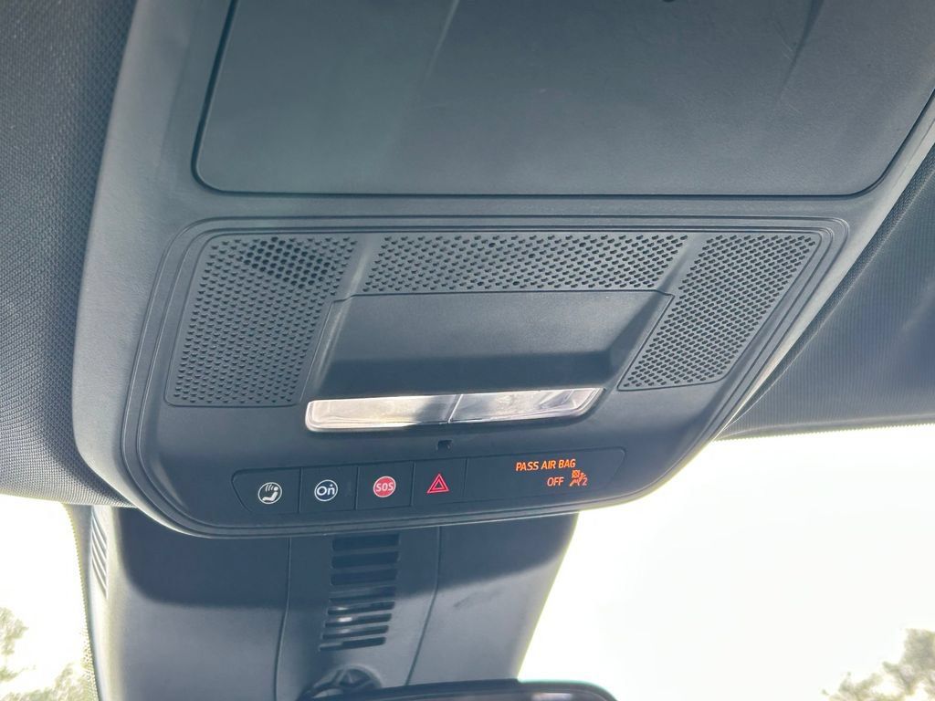 Used 2025 GMC Acadia Elevation FWD image 19