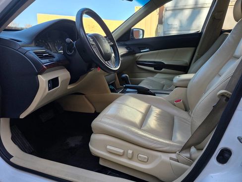 Used 2011 Honda Crosstour EX-L image 12