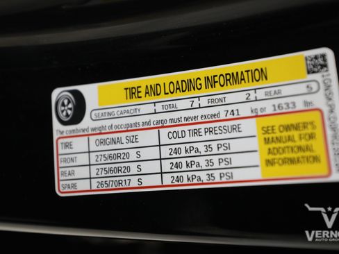 Used 2023 Chevrolet Tahoe Z71 w/ Z71 Off-Road Package AWD/4WD image 41