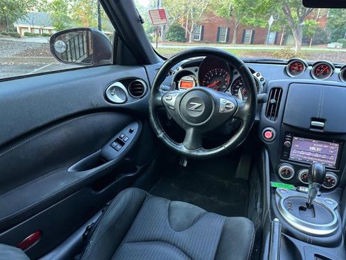 Used 2009 Nissan 370Z Coupe w/ Sport Pkg image 28