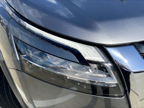 Used 2022 Nissan Pathfinder SL FWD image 26