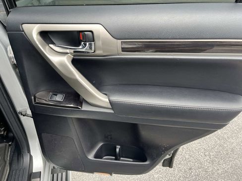 Used 2015 Lexus GX 460 image 20