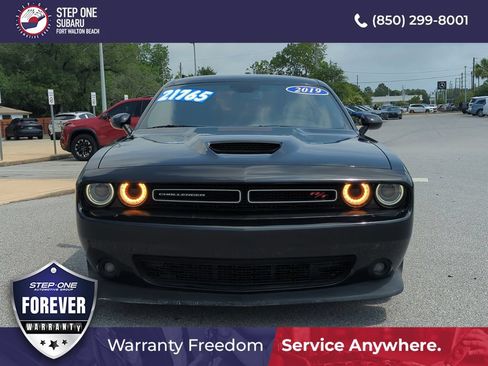 Used 2019 Dodge Challenger R/T RWD image 10