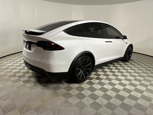 Used 2022 Tesla Model X image 4
