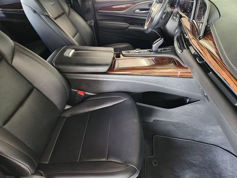 Used 2021 Cadillac Escalade Luxury AWD/4WD image 21