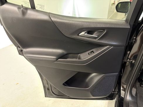 Used 2025 Chevrolet Equinox LT FWD image 8