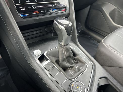 Used 2022 Volkswagen Tiguan SE image 21
